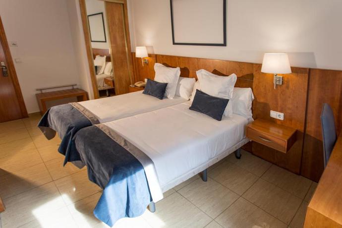 Imagen de la habitación del Hostal Savoy, Alcoy. Foto 7