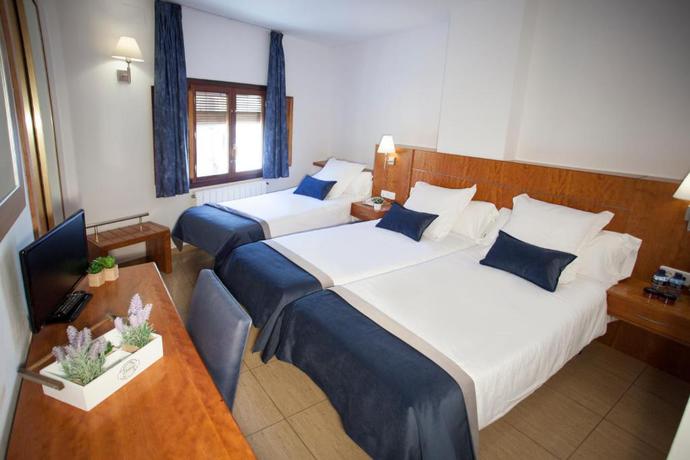 Imagen de la habitación del Hostal Savoy, Alcoy. Foto 8