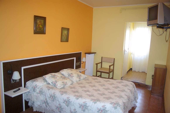 Imagen de la habitación del Hostal Sayola. Foto 11