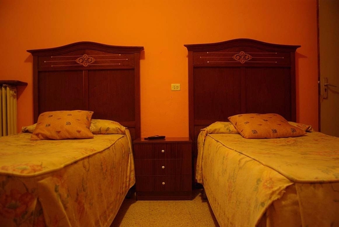 Imagen de la habitación del Hostal Sayola. Foto 14