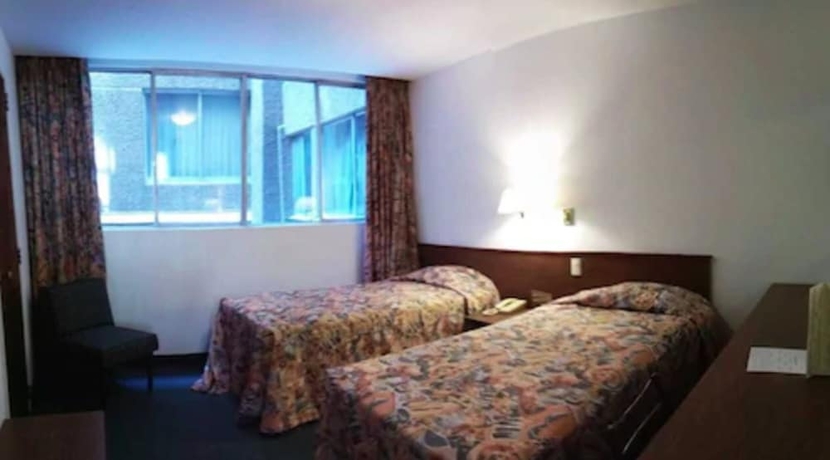 Imagen de la habitación del Hostal Sevilla, Ciudad de México. Foto 16