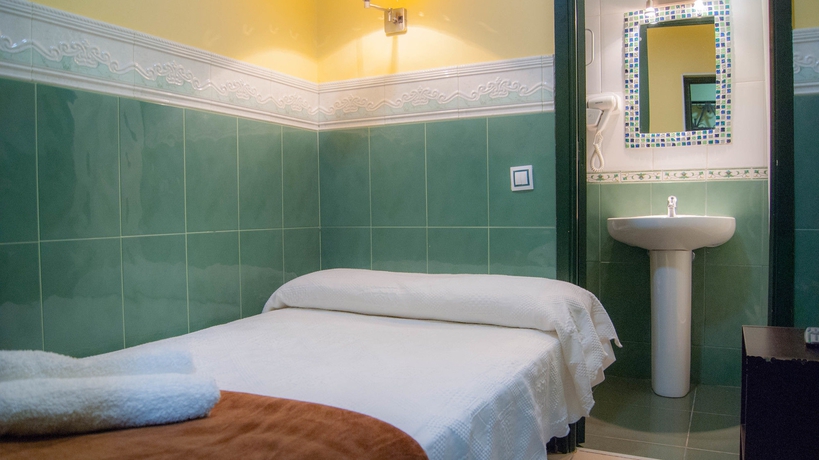 Imagen de la habitación del Hostal Sevilla Florida Center. Foto 3