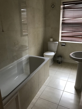 Imagen de la habitación del Hostal Sheil Suites. Foto 17