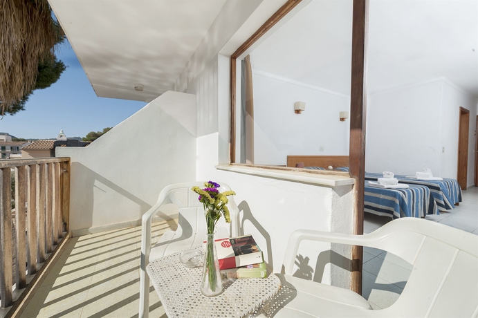 Imagen de la habitación del Hostal Singular Cala Ratjada by Eurotels. Foto 6