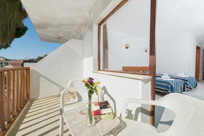 Imagen de la habitación del Hostal Singular Cala Ratjada by Eurotels. Foto 8