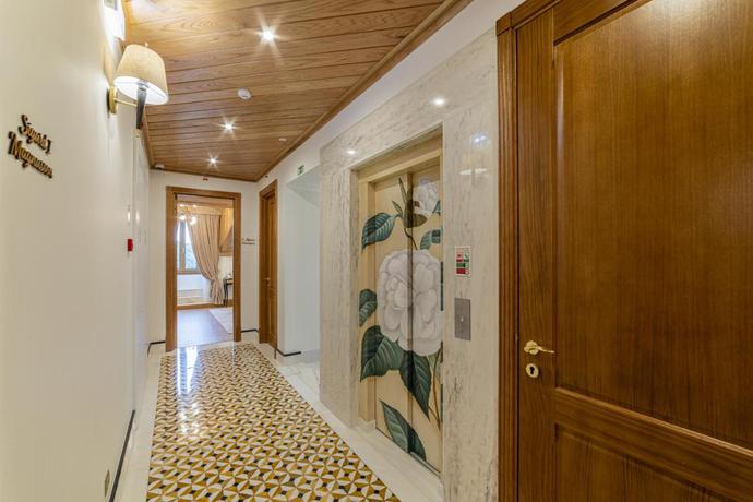 Imagen de los interiores del Hostal Sintra Marmoris Camelia. Foto 9