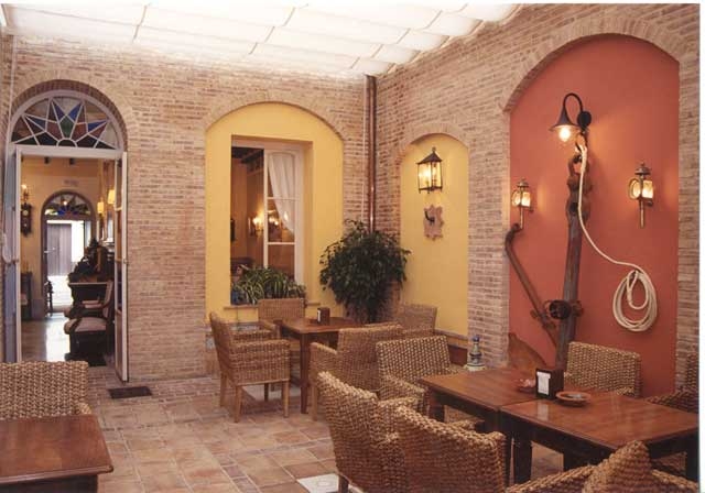 Imagen de los interiores del Hostal Sixto, Rota. Foto 6