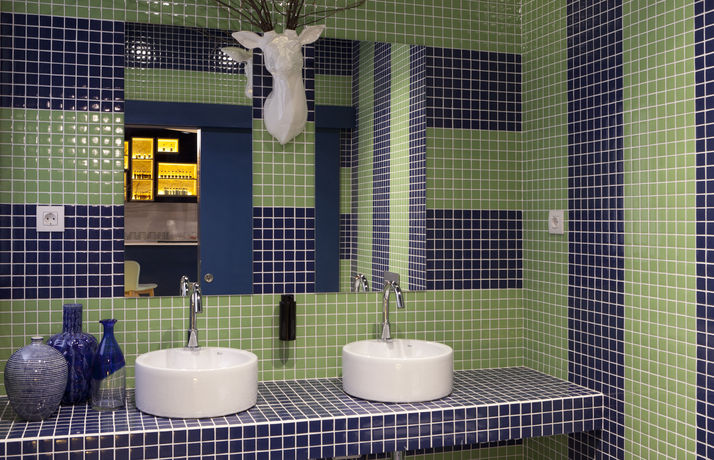 Imagen de los interiores del Hostal Sleep’n Atocha – B Corp Certified. Foto 10