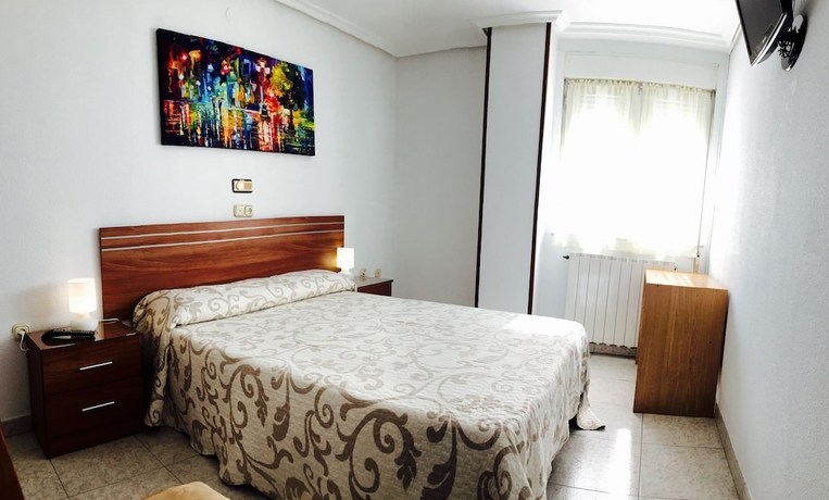 Imagen de la habitación del Hostal Sol Naciente. Foto 4