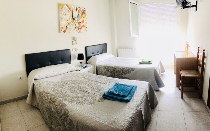 Imagen de la habitación del Hostal Sol Naciente. Foto 15