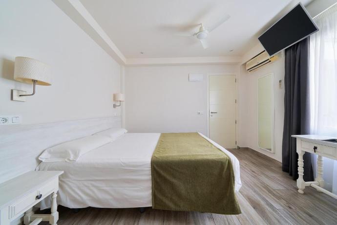 Imagen de la habitación del Hostal Sol y Miel. Foto 4
