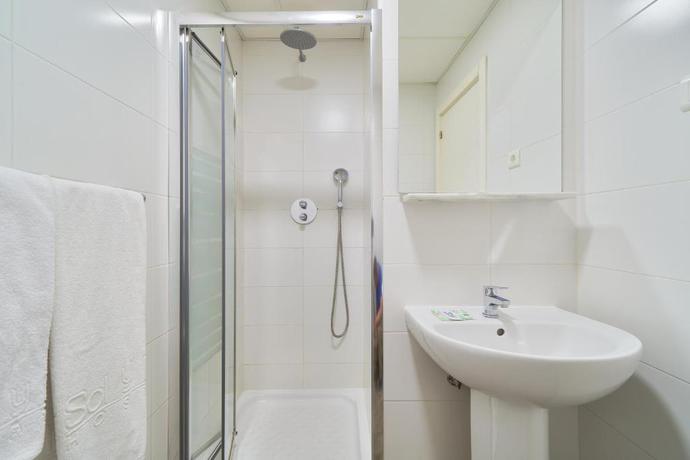 Imagen de la habitación del Hostal Sol y Miel. Foto 5