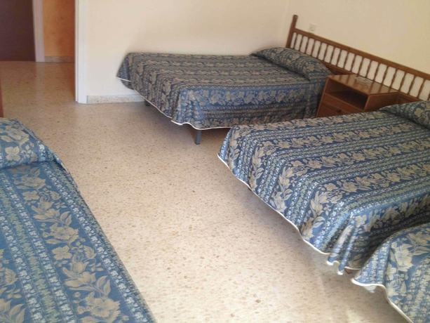 Imagen de la habitación del Hostal Solfina. Foto 13