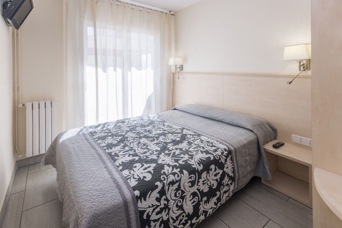 Imagen de la habitación del Hostal Solimar. Foto 12