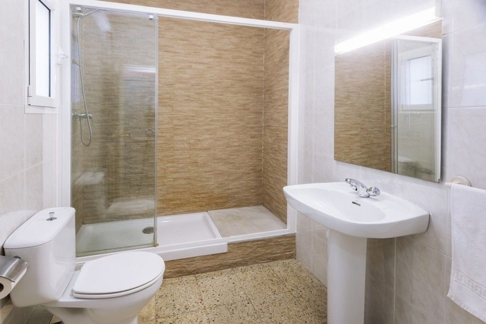 Imagen de la habitación del Hostal Solimar. Foto 13