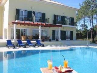 Imagen de la piscina del Hostal Soltroia - Foz do Sado. Foto 7