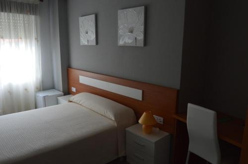 Imagen de la habitación del Hostal Solymar, Muros. Foto 7