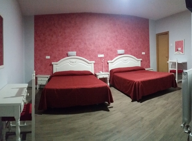 Imagen de la habitación del Hostal Sonia, Granada. Foto 9