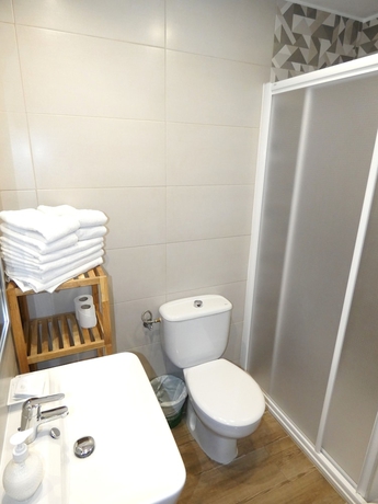 Imagen de la habitación del Hostal Sonia, Granada. Foto 18