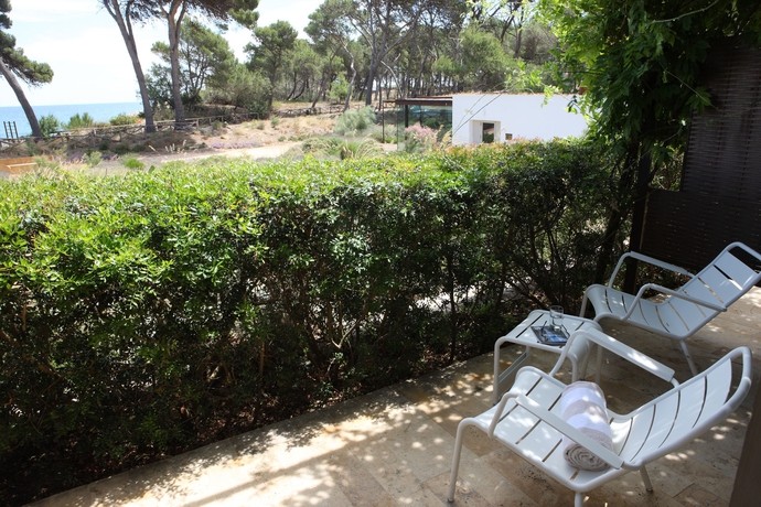Imagen de los exteriores del Hostal Spa Empuries. Foto 8