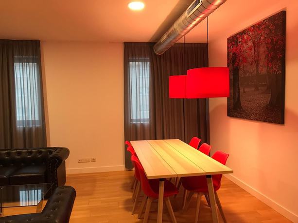 Imagen de los interiores del Hostal Spa Suites Odeon. Foto 4