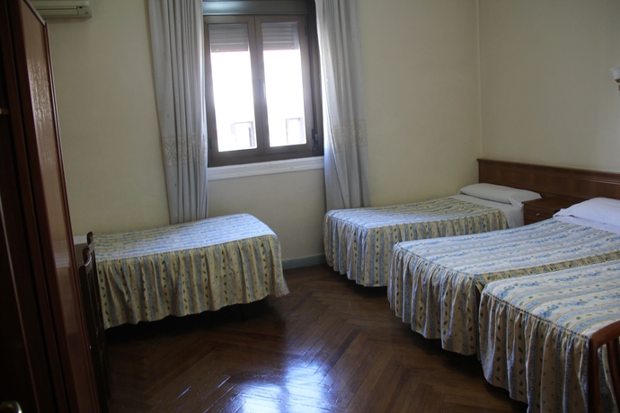 Imagen de la habitación del Hostal Splendid, Madrid. Foto 15