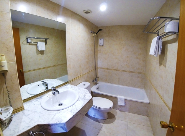 Imagen de la habitación del Hostal Standbyme Ramblas. Foto 5