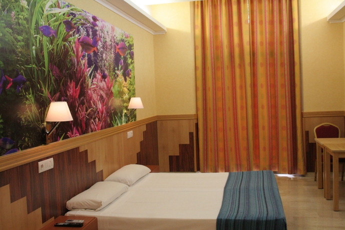 Imagen de la habitación del Hostal Standbyme Ramblas. Foto 14