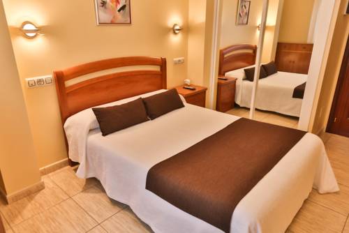 Imagen de la habitación del Hostal Stella Del Mare, Camari&ntilde;as. Foto 4
