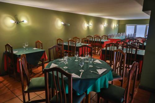 Imagen del bar/restaurante del Hostal Stella Del Mare, Camari&ntilde;as. Foto 2