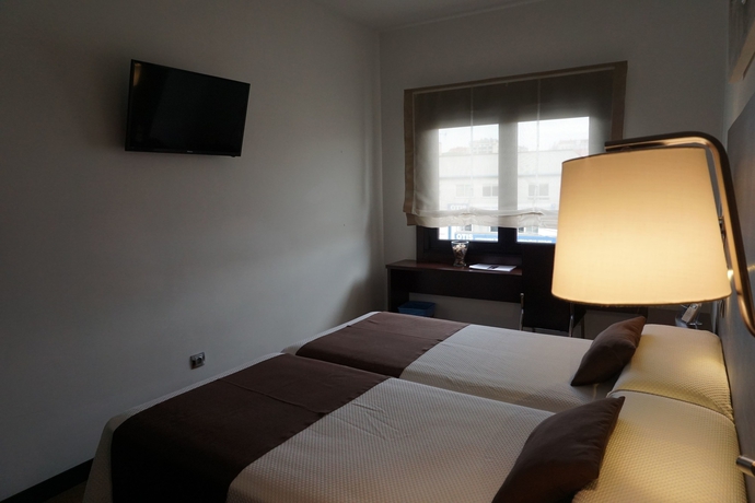 Imagen de la habitación del Hostal Suites A Coruña. Foto 6