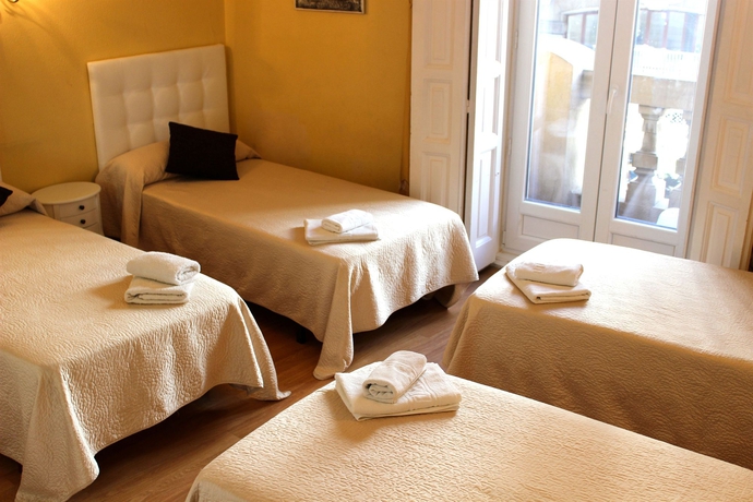 Imagen de la habitación del Hostal Suites You Gran V&iacute;a. Foto 4