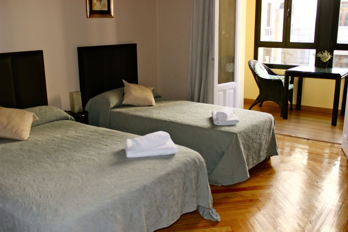 Imagen general del Hostal Suites You Gran V&iacute;a. Foto 1