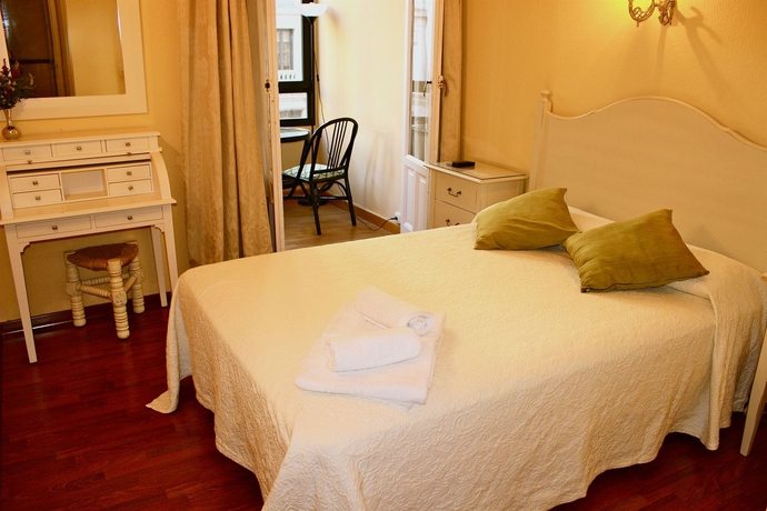 Imagen de la habitación del Hostal Suites You Gran V&iacute;a. Foto 6