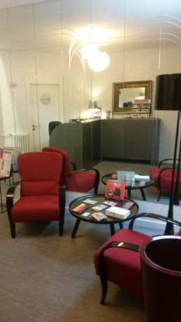 Imagen de los interiores del Hostal Suites You Gran V&iacute;a. Foto 13