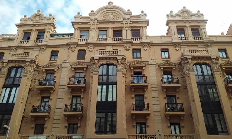 Imagen general del Hostal Suites You Gran V&iacute;a. Foto 2