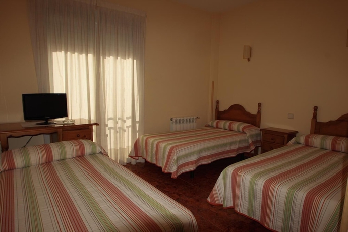 Imagen de la habitación del Hostal Sunami. Foto 11