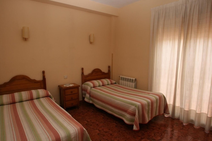 Imagen de la habitación del Hostal Sunami. Foto 16