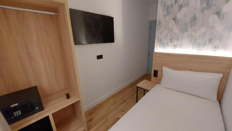 Imagen general del Hostal Sweet Lloret Suites. Foto 12