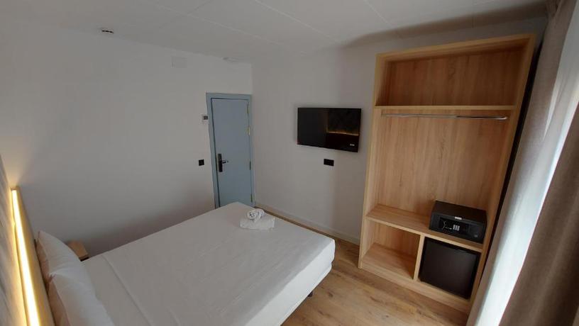 Imagen general del Hostal Sweet Lloret Suites. Foto 7