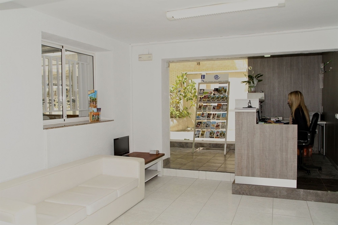 Imagen de los interiores del Hostal Tahiti Rs. Foto 16