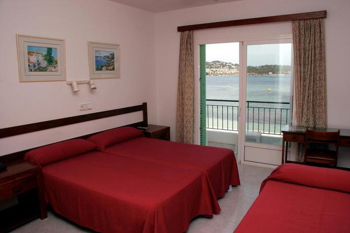 Imagen de la habitación del Hostal Talamanca, Playa de Talamanca. Foto 4
