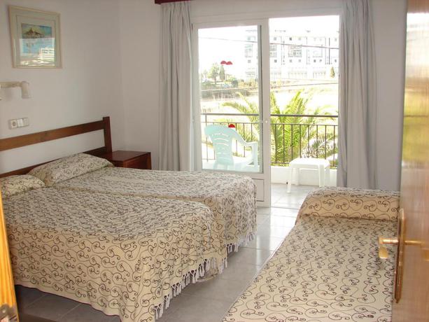 Imagen de la habitación del Hostal Talamanca, Playa de Talamanca. Foto 6