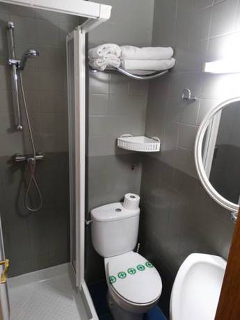 Imagen de la habitación del Hostal Tarrés. Foto 6