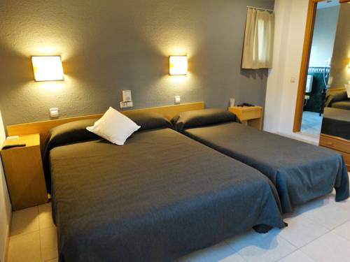 Imagen de la habitación del Hostal Tarrés. Foto 8