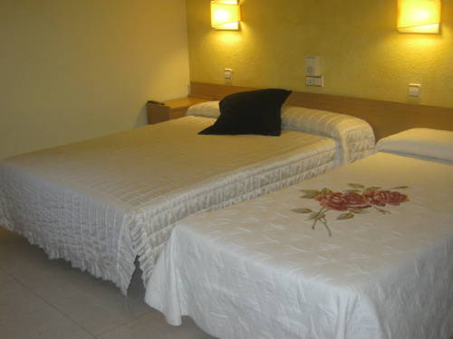 Imagen de la habitación del Hostal Tarrés. Foto 15