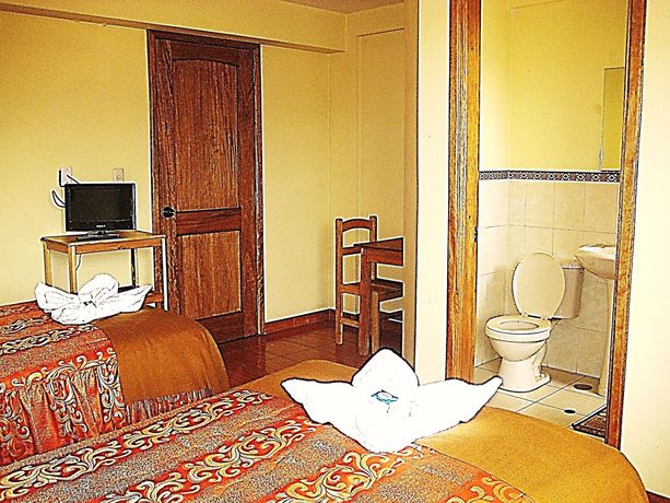 Imagen de los exteriores del Hostal Tayta Wasi. Foto 14