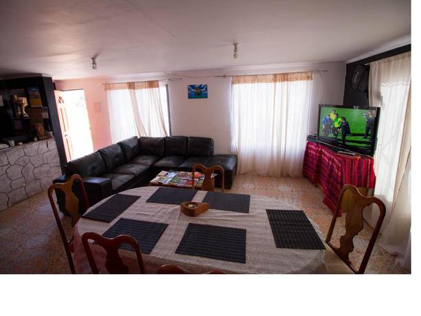 Imagen de los interiores del Hostal Tchapur. Foto 7