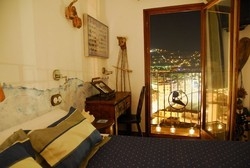 Imagen de la habitación del Hostal Temático El Peñón. Foto 14