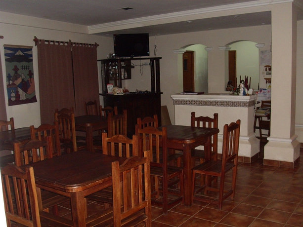 Imagen del bar/restaurante del Hostal Terrazas del San Bernardo. Foto 1